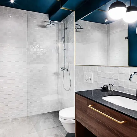 Stage 12 By Penz אינסברוק