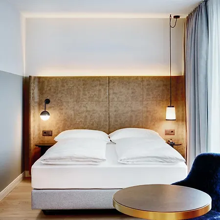 Stage 12 By Penz Hotel