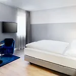 Otel Stage 12 By Penz