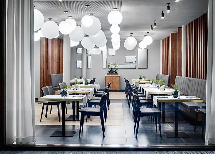 Stage 12 By Penz Hotel