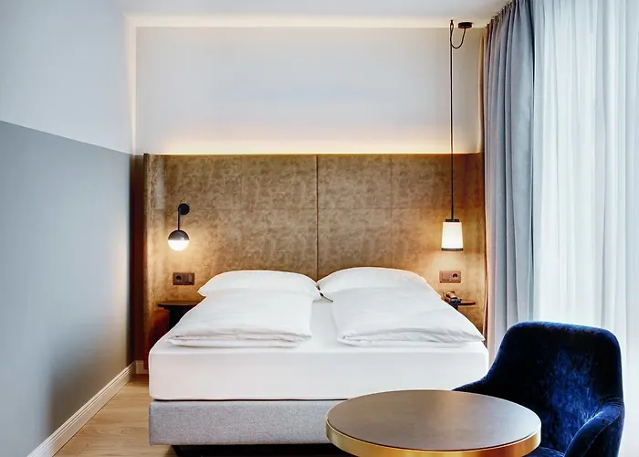 Stage 12 By Penz Hotel